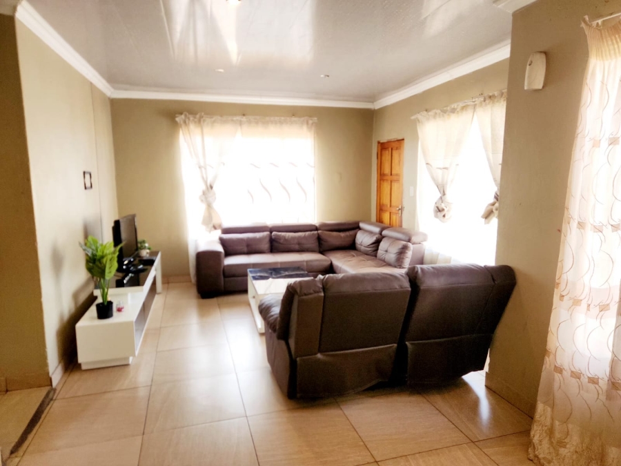 3 Bedroom Property for Sale in Tlhabane North West